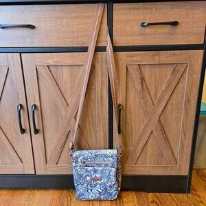 Sakroots Small Flap Messenger Crossbody Artist Circle - NAVY SPIRIT DESERT